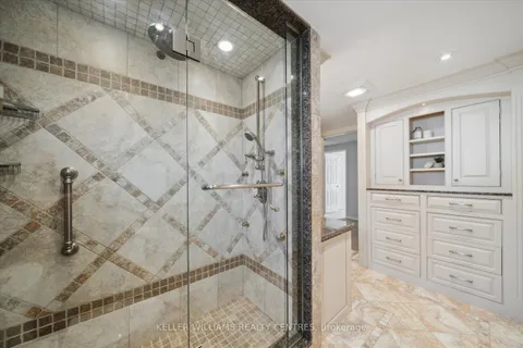 383 Wakefield Place, Newmarket, ON L3Y 6P3