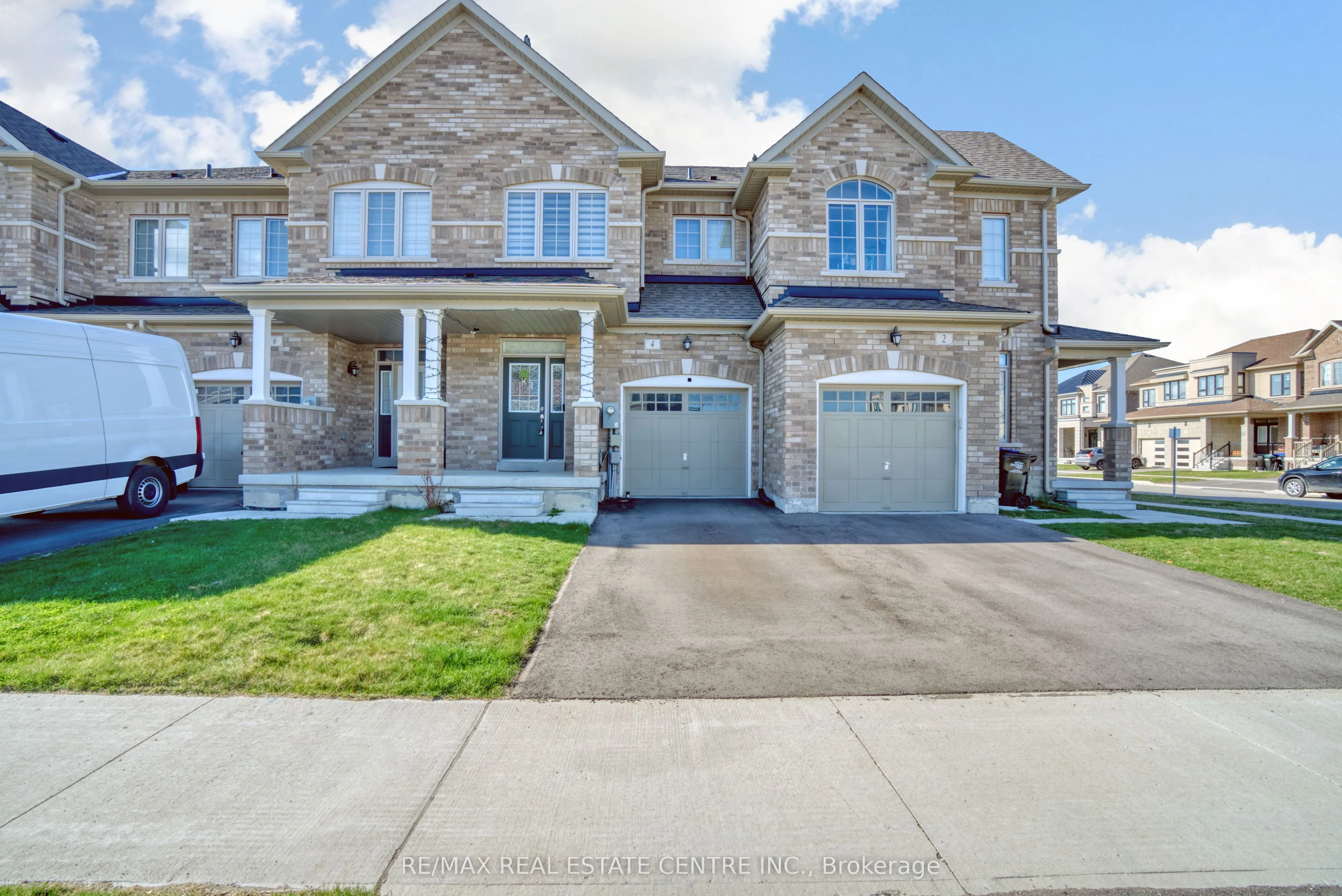 4 Westlake Crescent, Bradford West Gwillimbury, ON L3Z 4K3