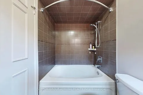 64 Roxborough Lane, Vaughan, ON L4J 4S9
