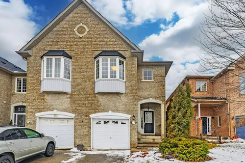 224 Yorkland Street, Richmond Hill, ON L4S 1A2
