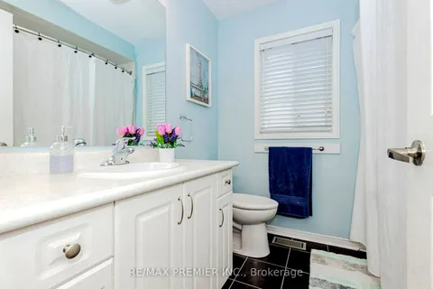 108 Gwillimbury Drive, Bradford West Gwillimbury, ON L3Z 0C6