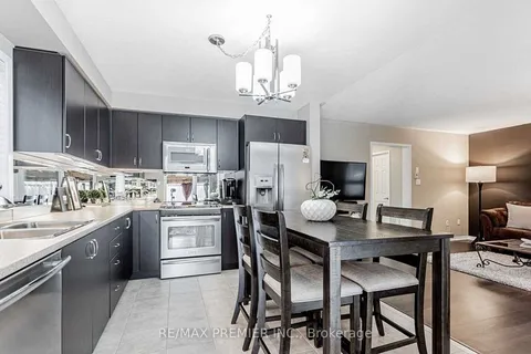 108 Gwillimbury Drive, Bradford West Gwillimbury, ON L3Z 0C6