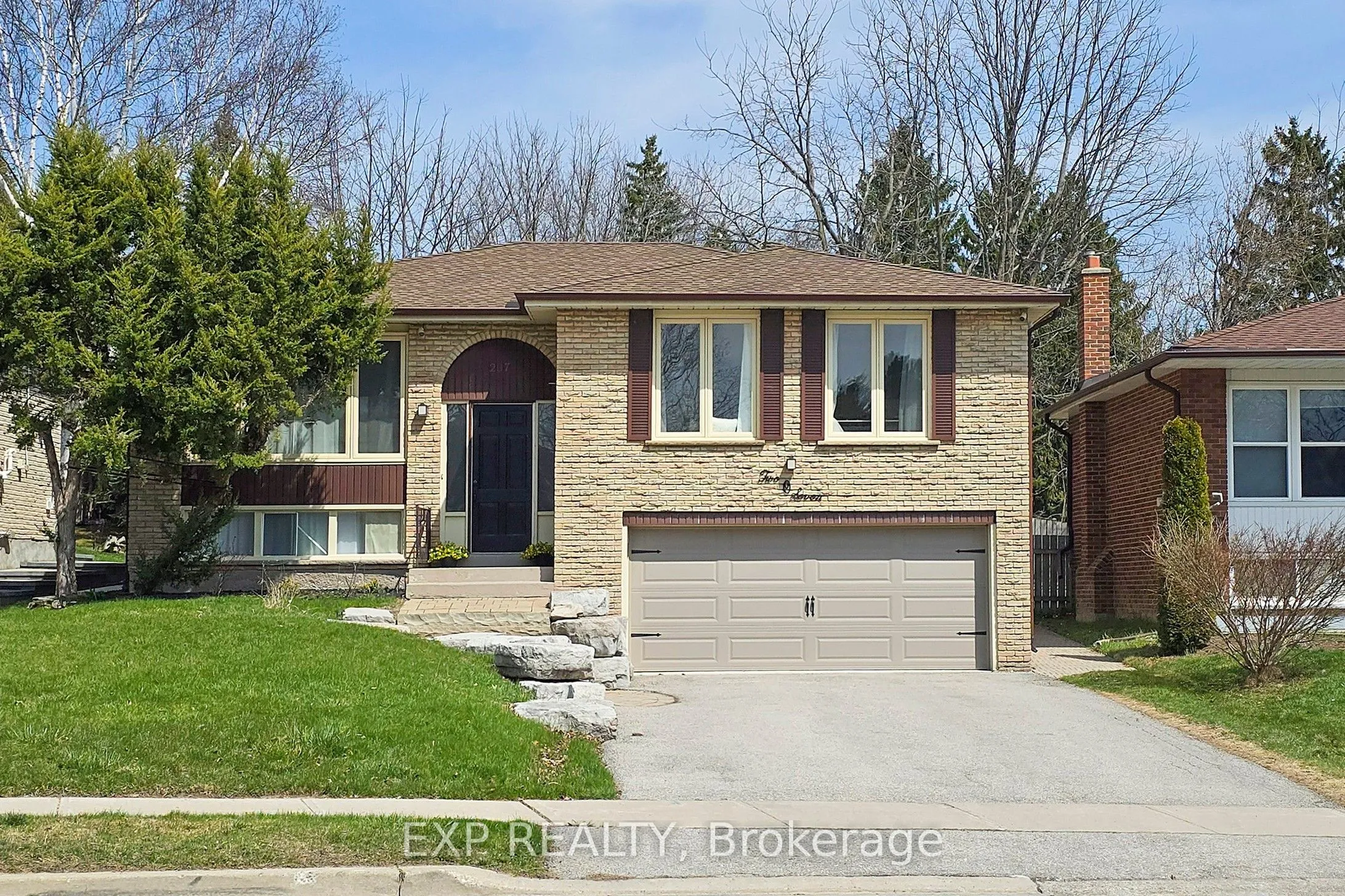 207 Alexander Road, Newmarket, ON L3Y 5P2