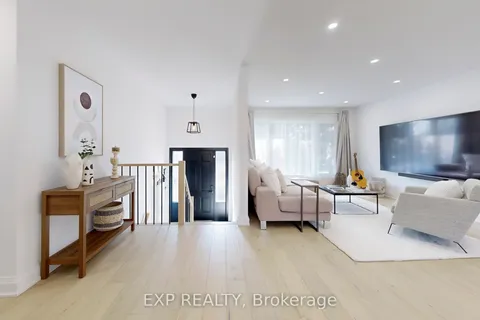 207 Alexander Road, Newmarket, ON L3Y 5P2