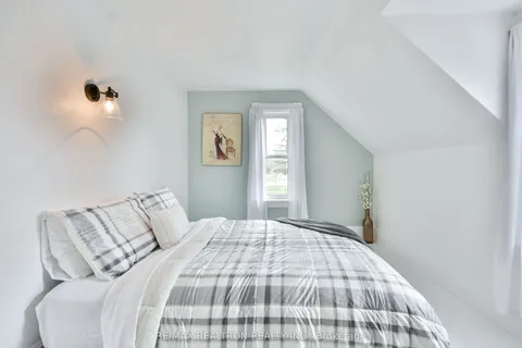 5872 Yonge Street, Innisfil, ON L0L 1K0