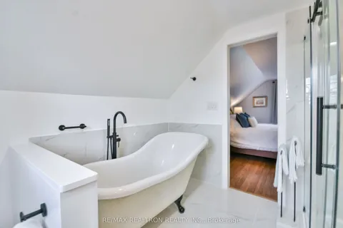 5872 Yonge Street, Innisfil, ON L0L 1K0