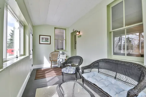 5872 Yonge Street, Innisfil, ON L0L 1K0