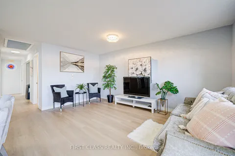 17 Willowbank Avenue, Richmond Hill, ON L4E 3B4