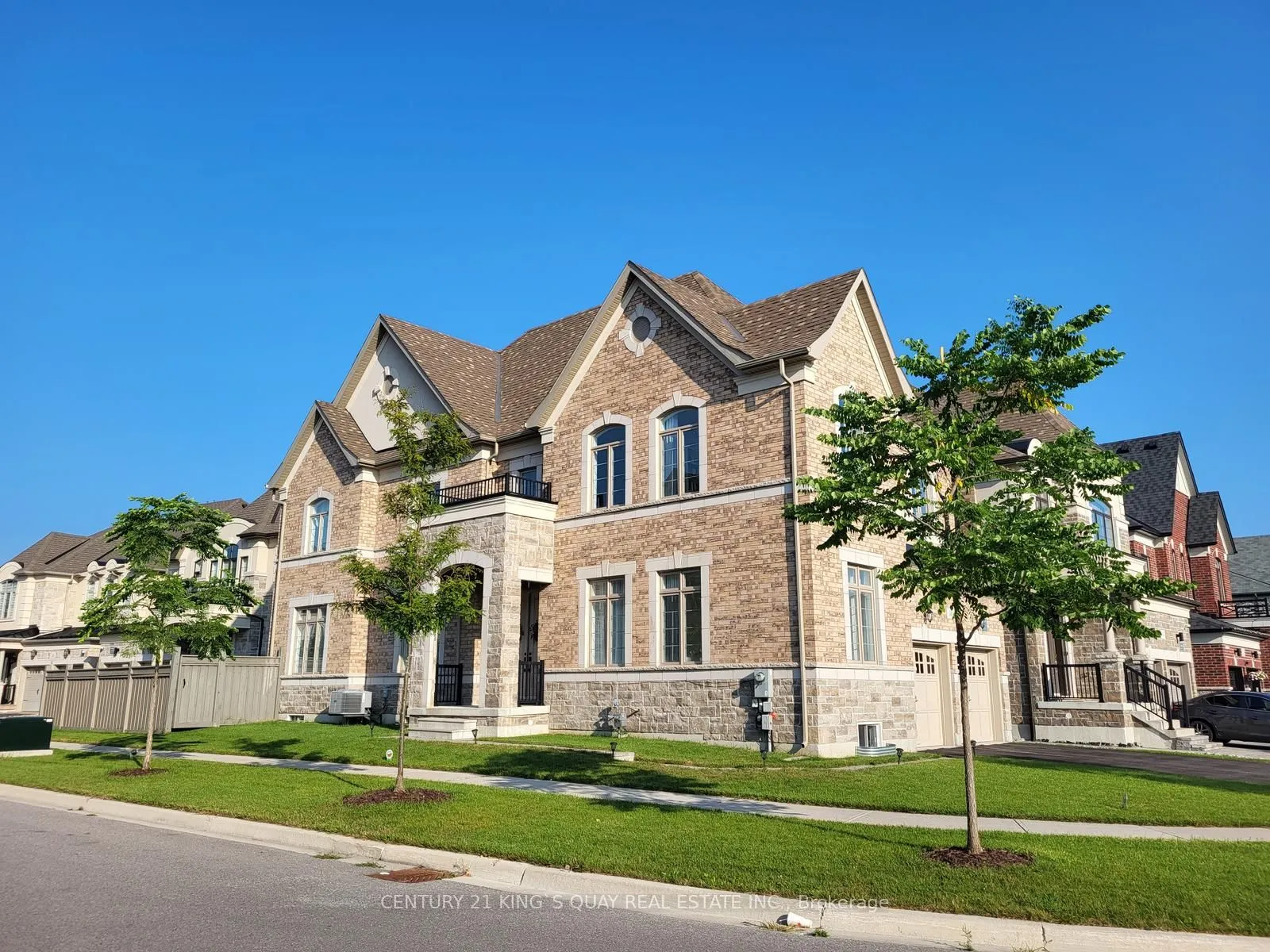 10 Hamster Crescent, Aurora, ON L4G 3G7