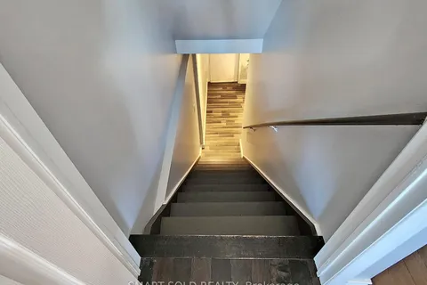 333 Flagstone Way, Newmarket, ON L3X 2R9