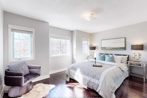 333 Flagstone Way, Newmarket, ON L3X 2R9