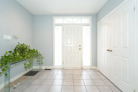19 Alexandra Wood, Richmond Hill, ON L4B 2L1