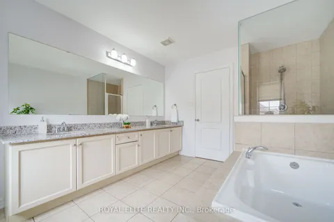 11 Amstel Avenue, Richmond Hill, ON L4E 0P7