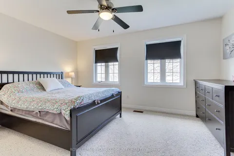 11 Reddenhurst Crescent, Georgina, ON L4P 4G1