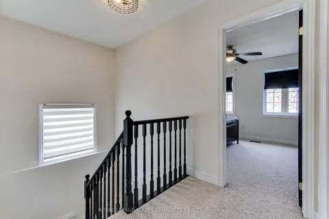 11 Reddenhurst Crescent, Georgina, ON L4P 4G1