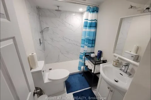 389 Taylor Mills Drive, Richmond Hill, ON L4C 2V1