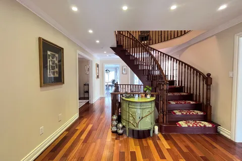 85 Marsh Harbour Court, Aurora, ON L4G 5Y8