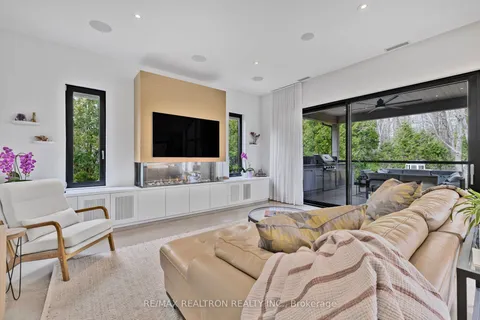 12 Morgans Road, East Gwillimbury, ON L9N 0E7