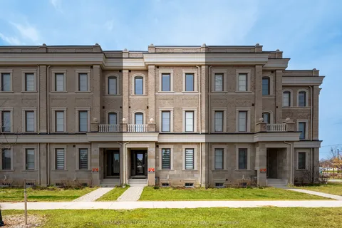 9484 Bayview Avenue, Richmond Hill, ON L4C 4L8