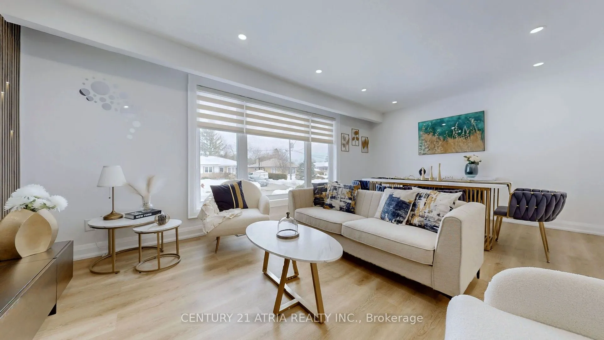 24 Collins Crescent, Aurora, ON L4G 2W2