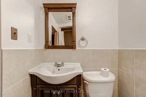 185 Penn Avenue, Newmarket, ON L3Y 2S4