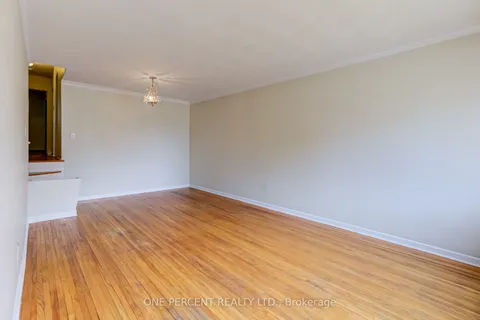 185 Penn Avenue, Newmarket, ON L3Y 2S4