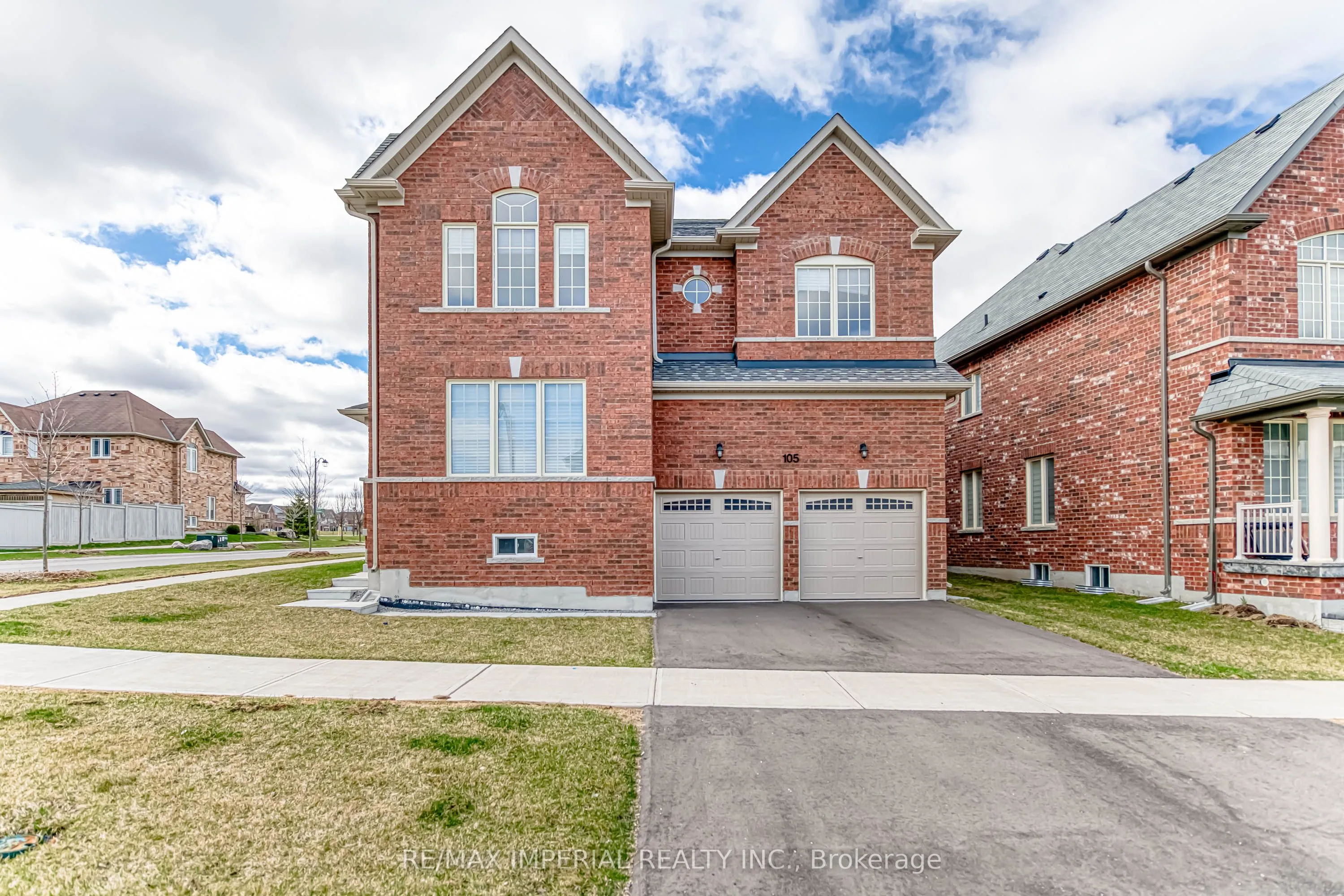 105 Kingknoll Crescent, Georgina, ON L4P 0H8