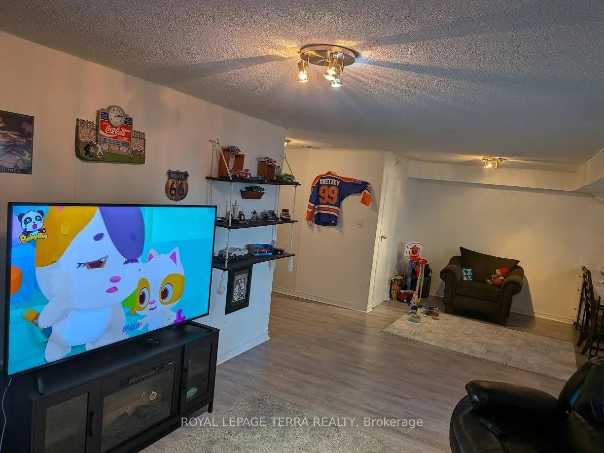 174 Andrew Park, Vaughan, ON L4L 1G3