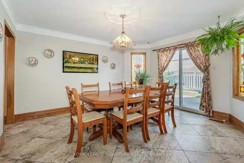 100 Gas Light Crescent, Vaughan, ON L4L 8G1