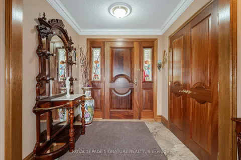 100 Gas Light Crescent, Vaughan, ON L4L 8G1