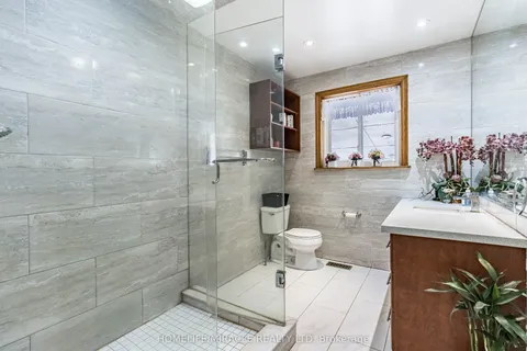 331 Tornado Drive, Bradford West Gwillimbury, ON L3Z 2A6