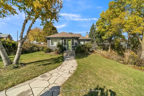 479 Millard Avenue, Newmarket, ON L3Y 2A6