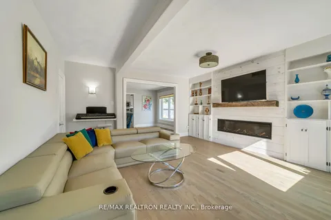 479 Millard Avenue, Newmarket, ON L3Y 2A6