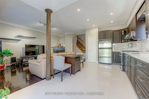 62 Warren Bradley Street, Markham, ON L6C 2W4