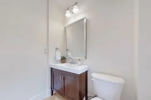 21 Irwin Avenue, Aurora, ON L4G 3G1