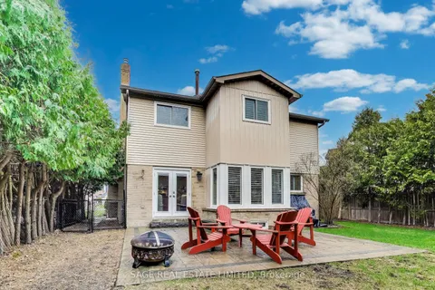 492 Dover Crescent, Newmarket, ON L3Y 6C7