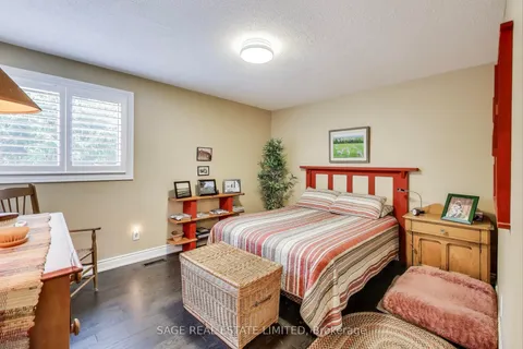 492 Dover Crescent, Newmarket, ON L3Y 6C7