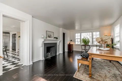 78 Wells Street, Aurora, ON L4G 1S9