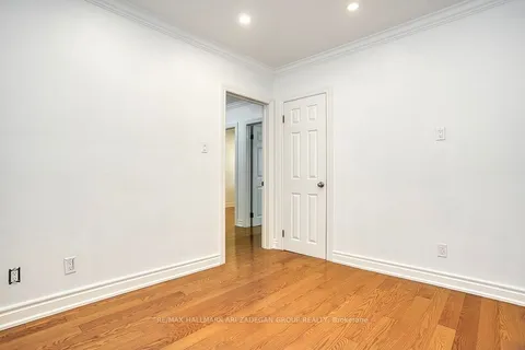 243 Harrygan Crescent, Richmond Hill, ON L4C 4J2