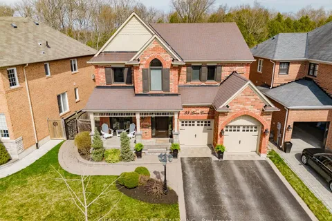33 Grice Circle, Whitchurch-Stouffville, ON L4A 0V7