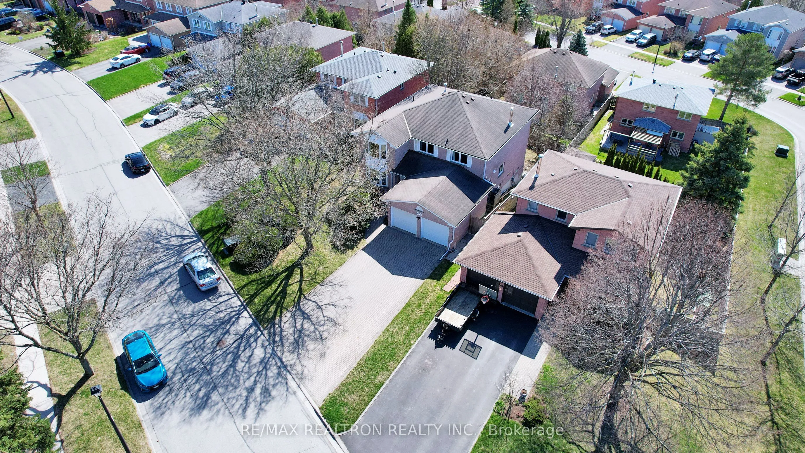 426 Herridge Circle, Newmarket, ON L3Y 7H6