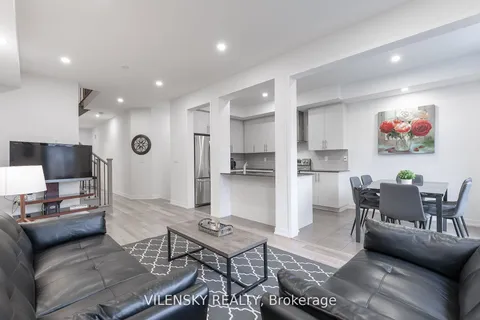 126 Maguire Road, Newmarket, ON L3X 0M1