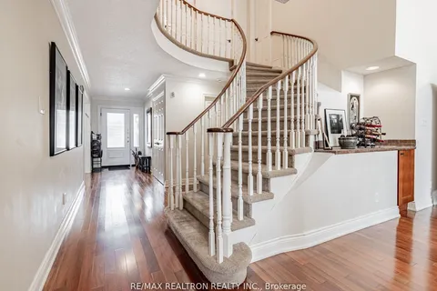 209 Charles Street, Vaughan, ON L4J 3A2