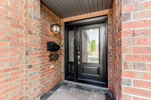 209 Charles Street, Vaughan, ON L4J 3A2