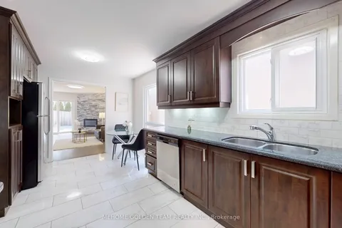 41 Beckwith Crescent, Markham, ON L3S 1R9