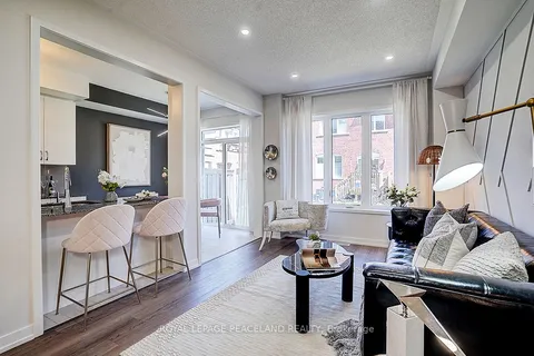 103 Knott End Crescent, Newmarket, ON L3X 3A8