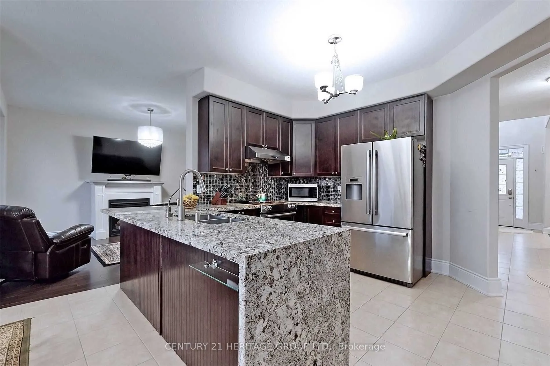 16 Tim Jacobs Drive, Georgina, ON L4P 4C7