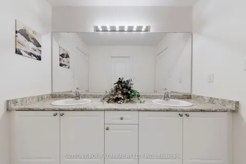 12 Sasco Way, Essa, ON L0M 1B4