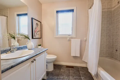 9 Headwater Crescent, Richmond Hill, ON L4E 4G1
