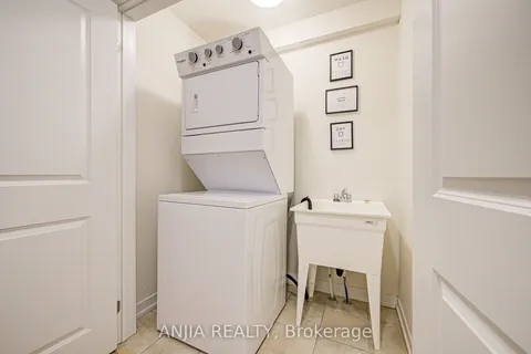 14 Riley Reed Lane, Richmond Hill, ON L4S 1N5